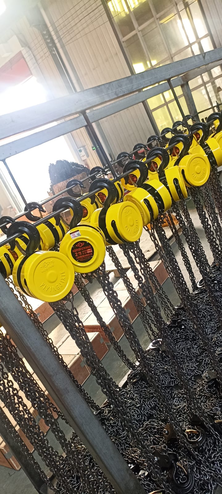 Chain Hoists Display (Multiple Units) - Heavy Tools & Lifting Equipment | Acharya H.P.L overseas